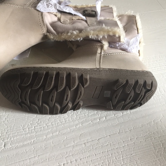 Boots - Picture 3 of 3